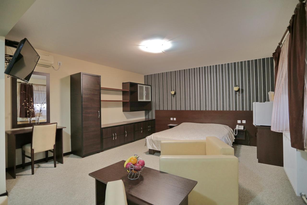 Motel Prenociste Knez Sombor Exterior foto