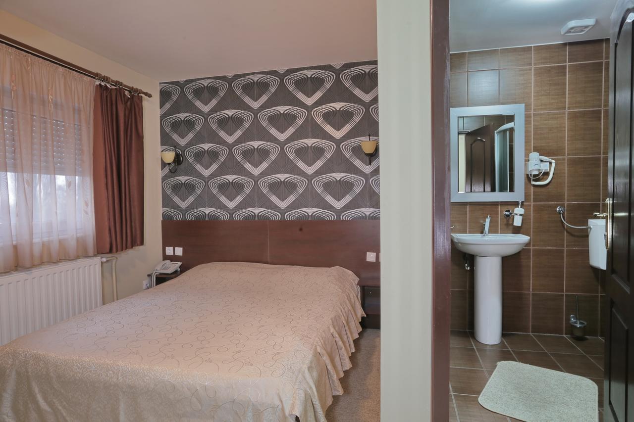 Motel Prenociste Knez Sombor Exterior foto