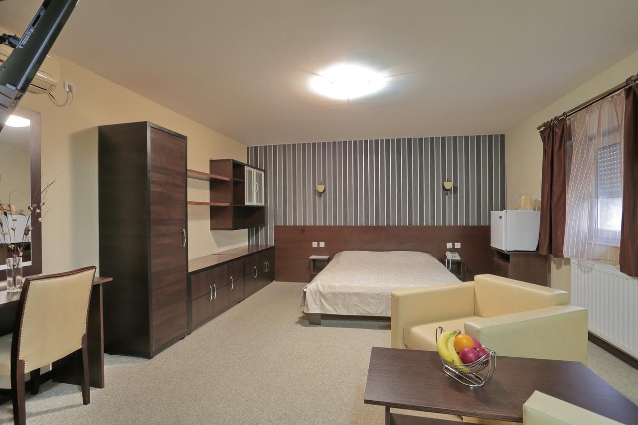 Motel Prenociste Knez Sombor Exterior foto