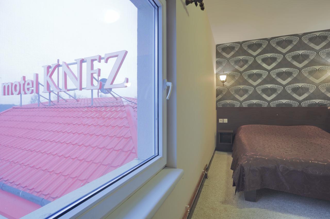 Motel Prenociste Knez Sombor Exterior foto