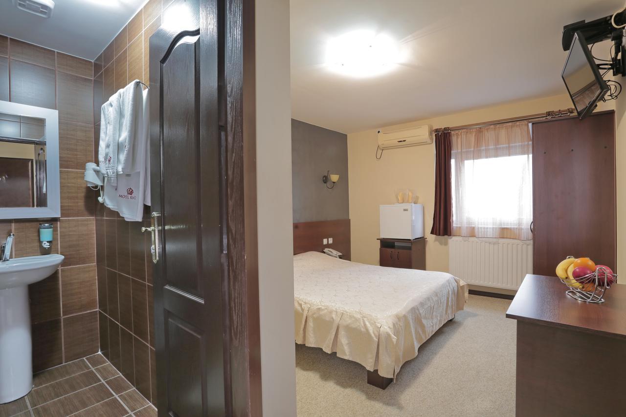 Motel Prenociste Knez Sombor Exterior foto